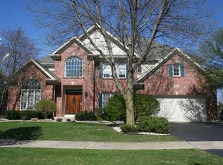 2220 Comstock Ln, Naperville, IL 60564