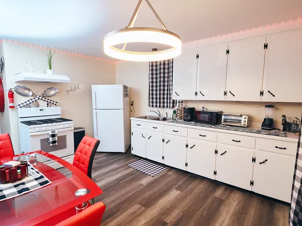 7 4th St #5A, Nashua, NH 03060