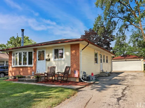 226 N California Ave, Mundelein, IL 60060