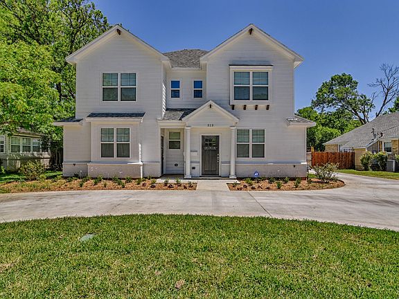 front elevation with circle drive