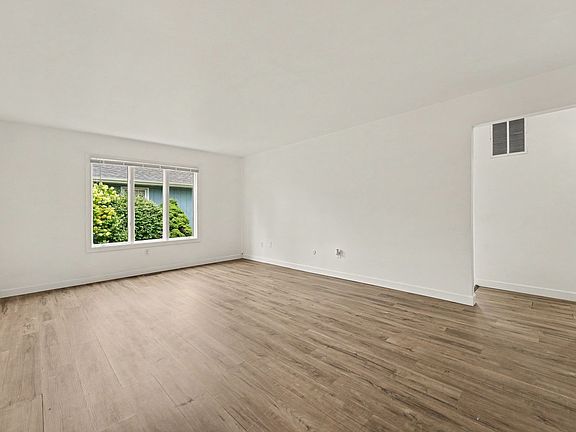 2nd image of 9609 Lincoln St #2