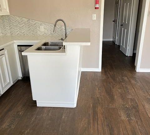 3rd image of 3434 Southmore Blvd #1