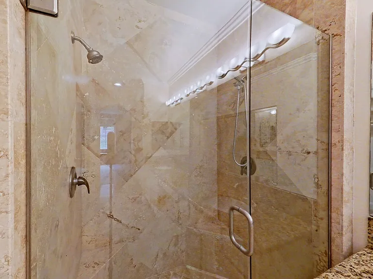 5 Avenida Brio — Photo 24