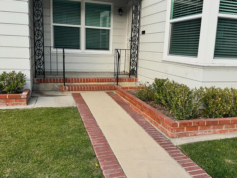 1st image of 481 W 21st St