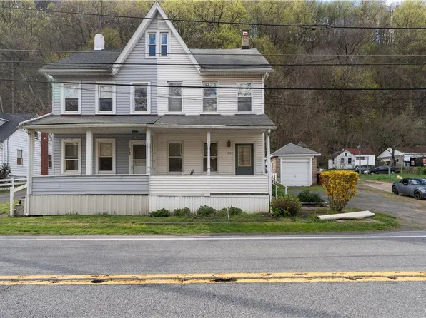 1790 N Delaware Dr, Easton, PA 18040