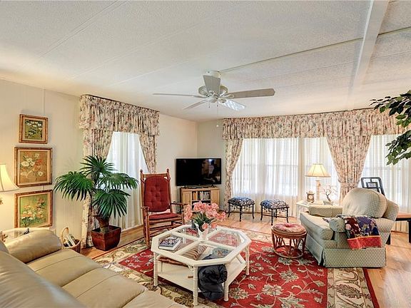 5th image of 1110 Myrtle Drive