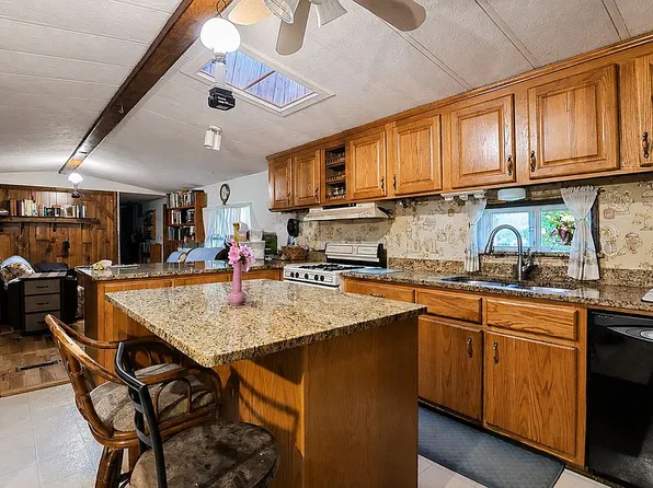 530 Mill Creek Rd, Utica, PA 16362