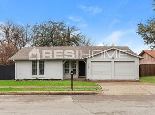 728 Thomas Chapel Dr, Arlington, TX 76014