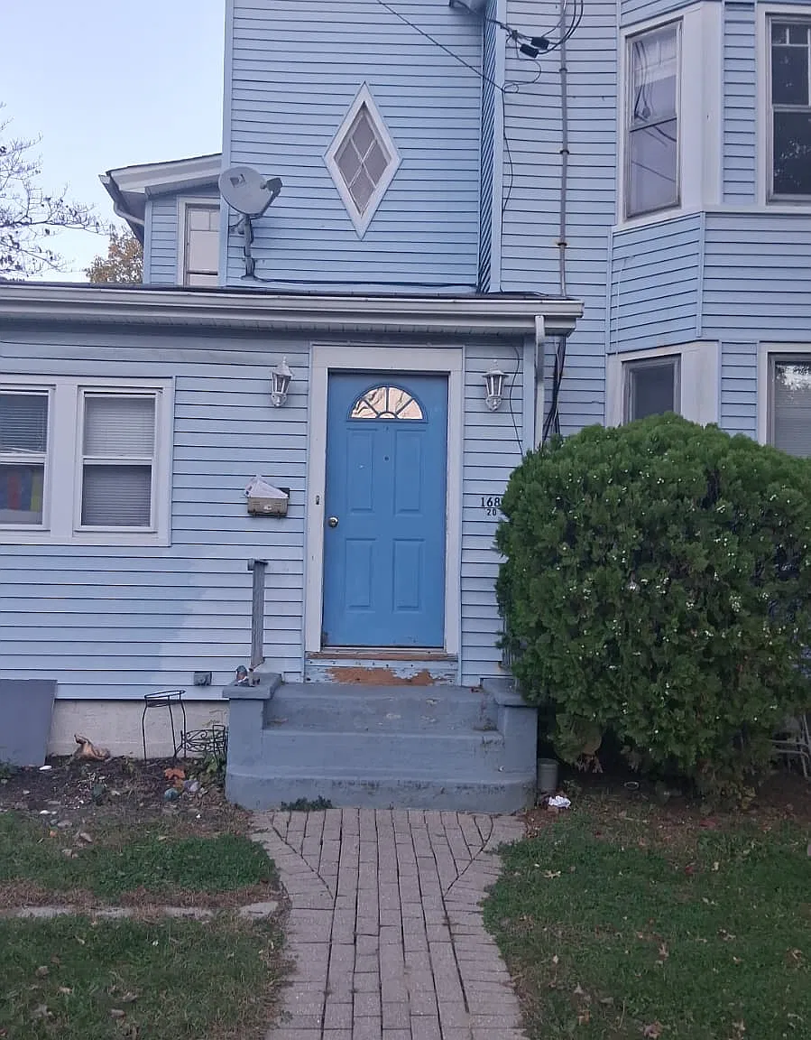3 bed, $2,350 — Photo 1