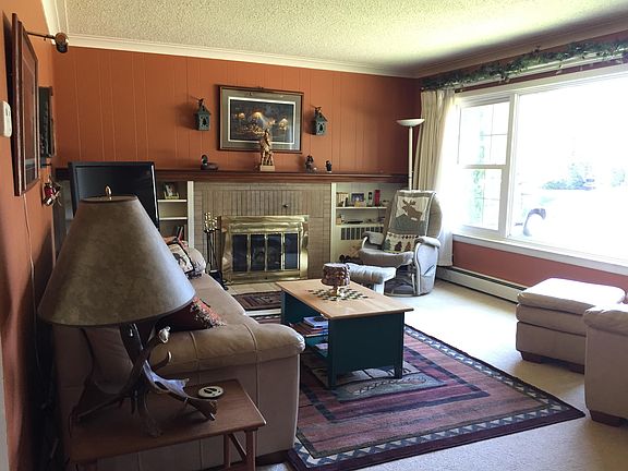 2nd image of 213 Hursley St