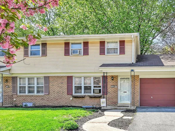 108 S Wayne St, Robesonia, PA 19551