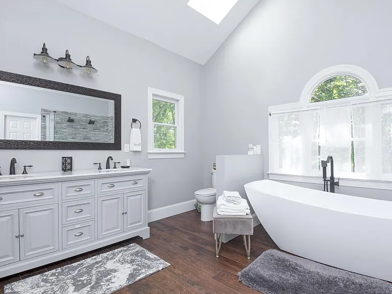 1315 Lake Point Dr — Photo 34