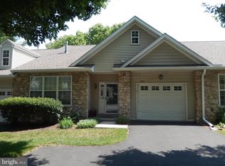 1293 Country Club Dr, Springfield, PA 19064