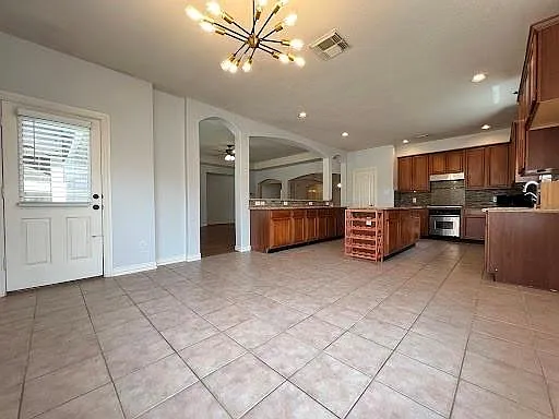 3518 Ellies Ln — Photo 4