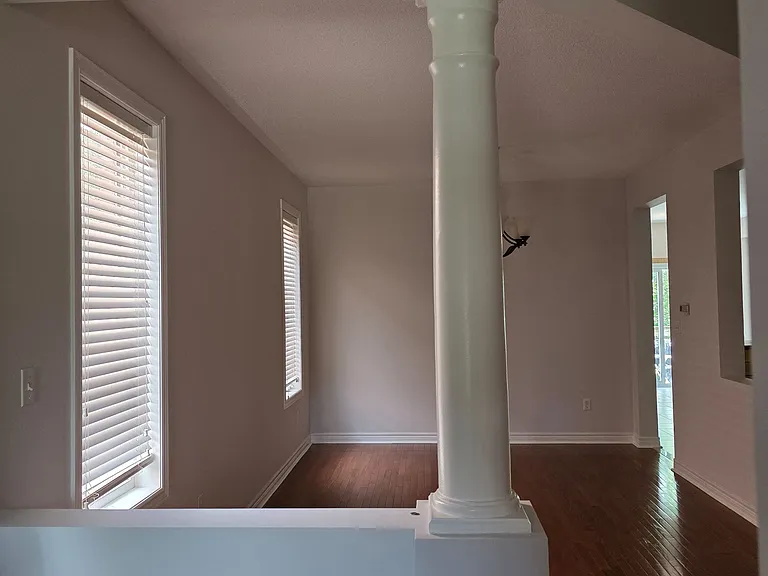 33 Aikenhead Ave — Photo 5