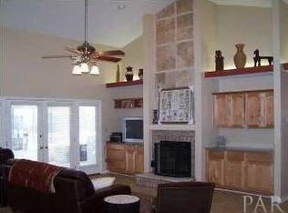 911 Shadow Ridge Dr, Pensacola, FL 32514