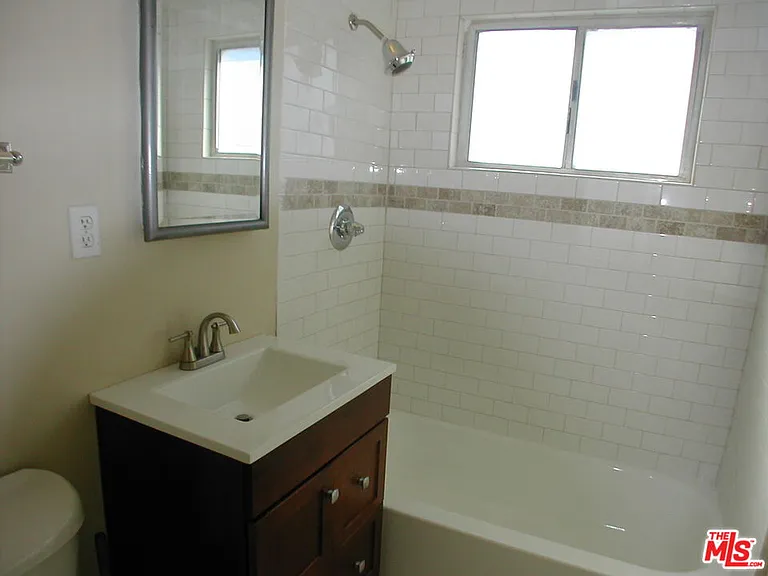 833 N Kingsley Dr #5 — Photo 11