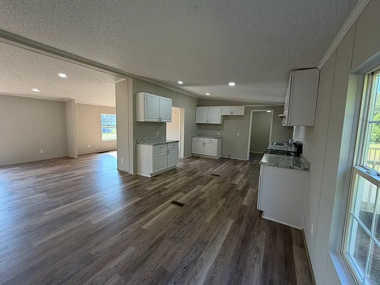 109 Corn Rd — Photo 7