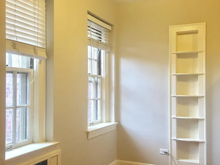 Grosvenor Arms Apartments — Photo 39