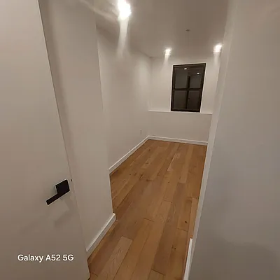 Bedroom, photo 2