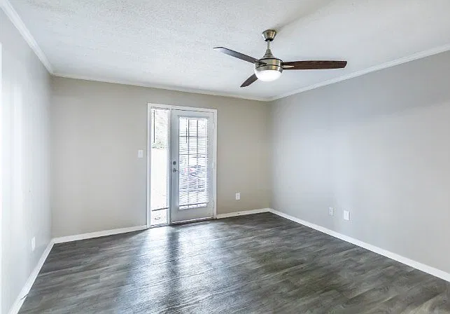 Brentwood Apartments — Photo 24