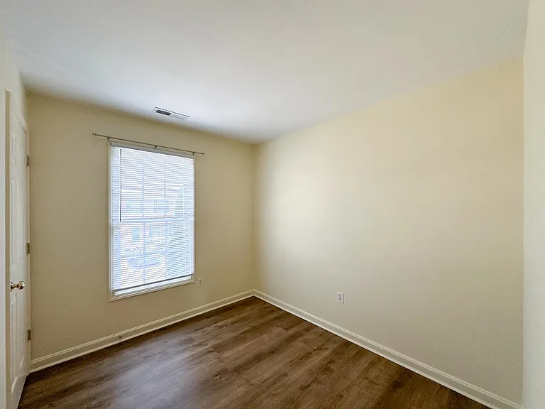 1026 Commercial Ct — Photo 18