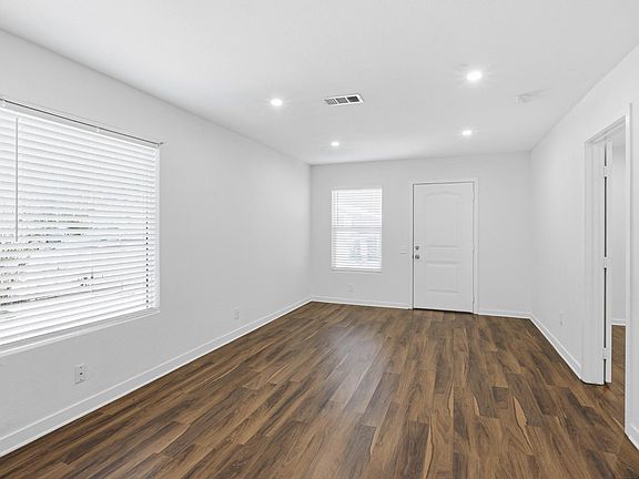 5th image of 108 Irene St