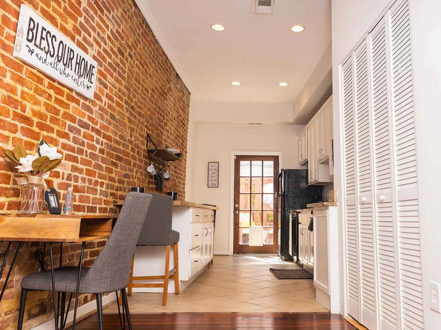 2 bed, 1.5 bath, 1092 sqft, $3,100 — Photo 4