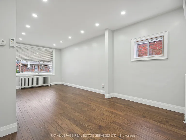 21 Holbrooke Ave — Photo 5