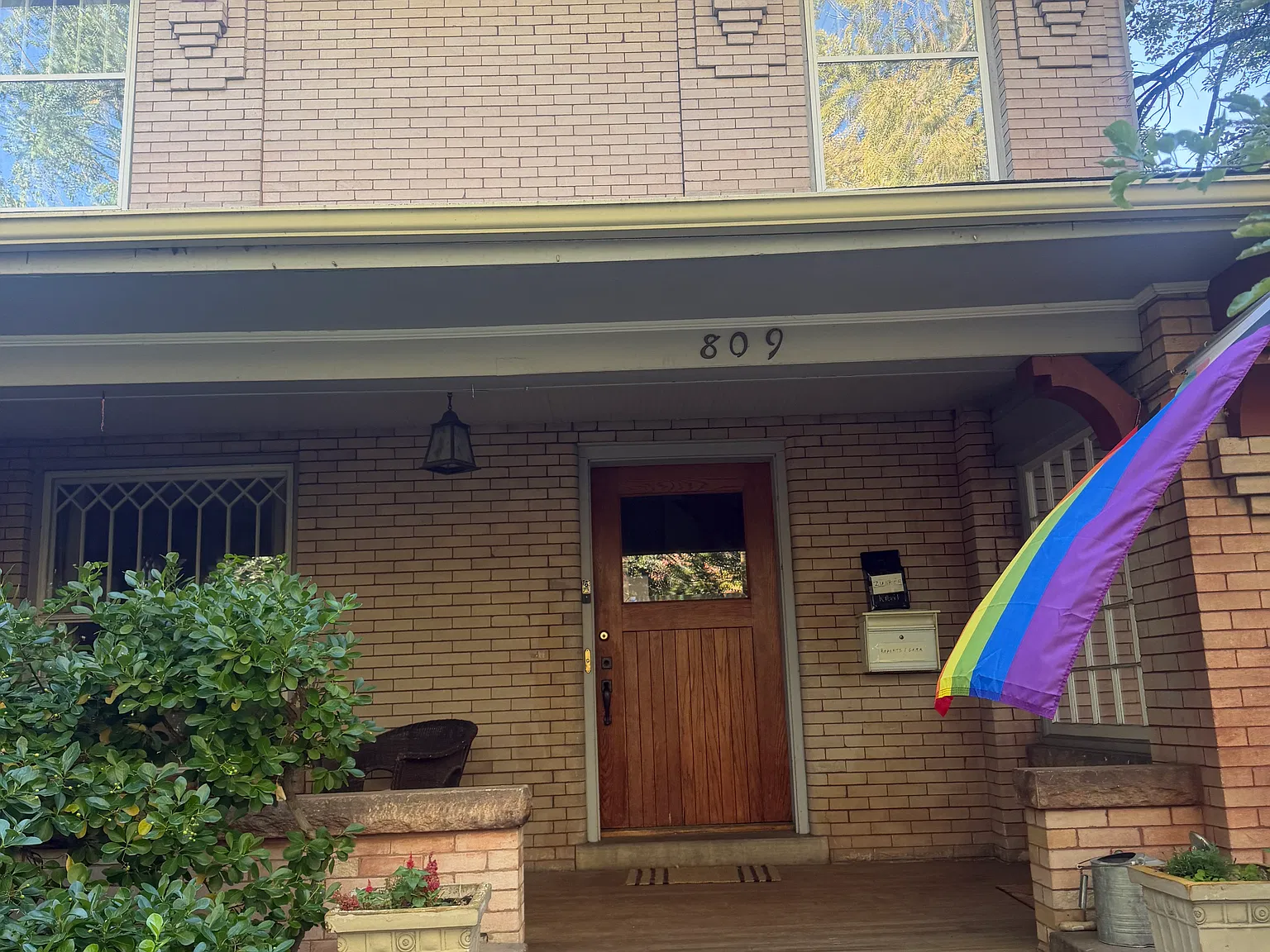 4 bed, 2282 sqft, $3,490 — Photo 2