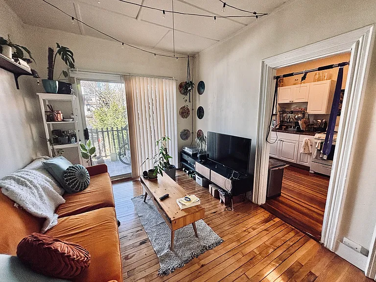 6 Evergreen Sq #2 — Photo 3