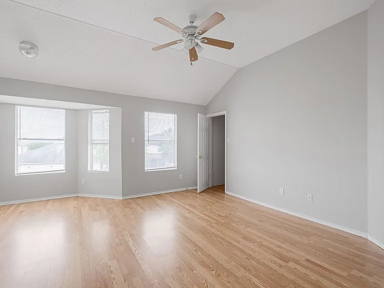 3506 Hawk View Cv — Photo 17