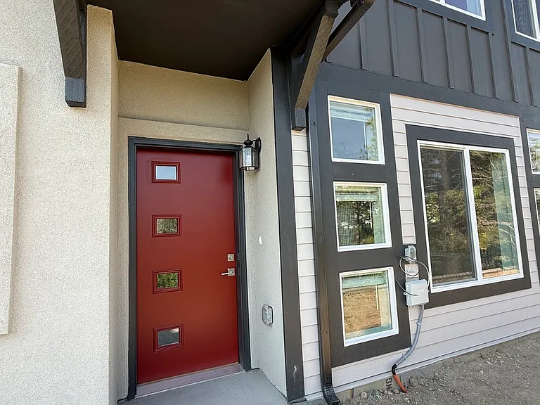1905 Erin Loop — Photo 2