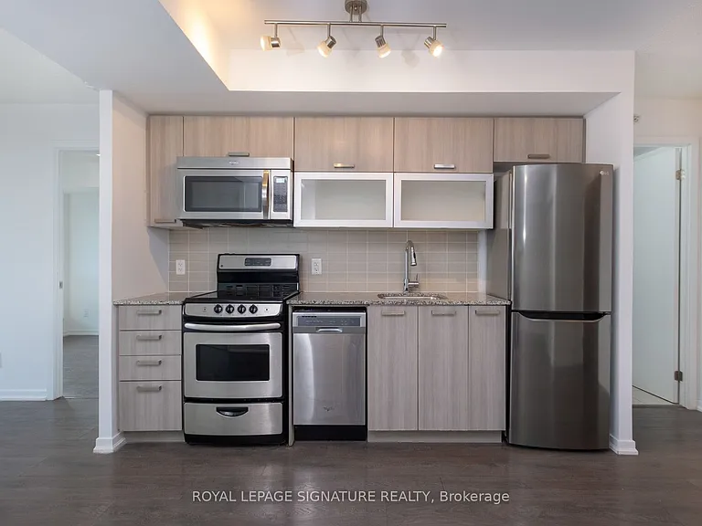 68 Abell St #923 — Photo 5