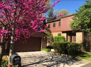 9944 Great Oaks Way, Fairfax, VA 22030