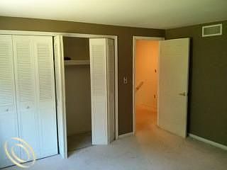 5th image of 2445 Karen Dr