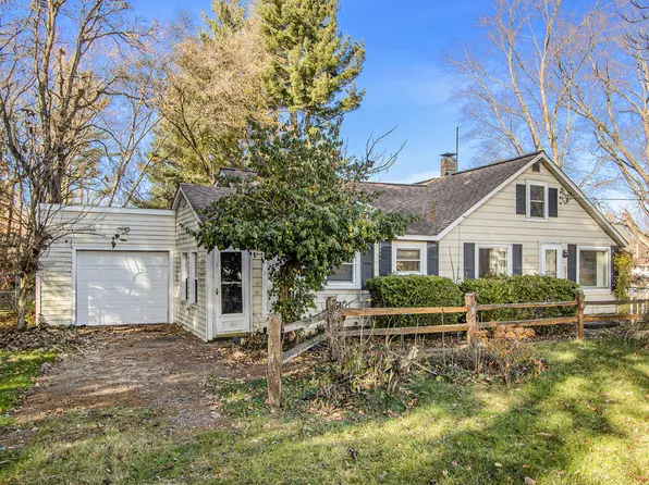 430 S Clark St, Centreville, MI 49032