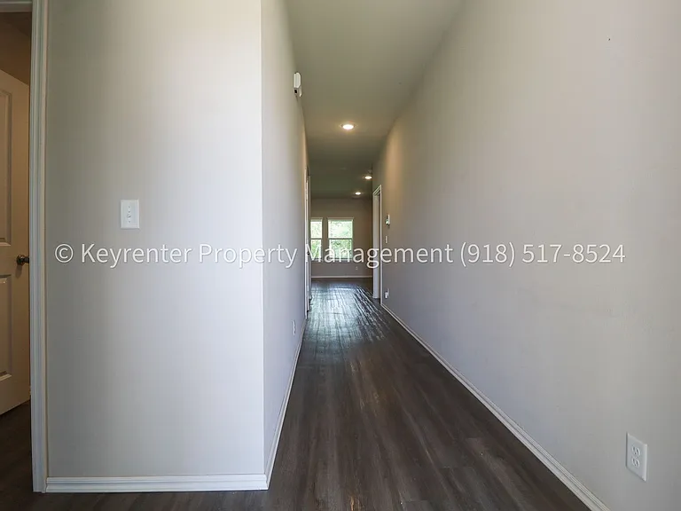 3313 N 23rd West Ave — Photo 9