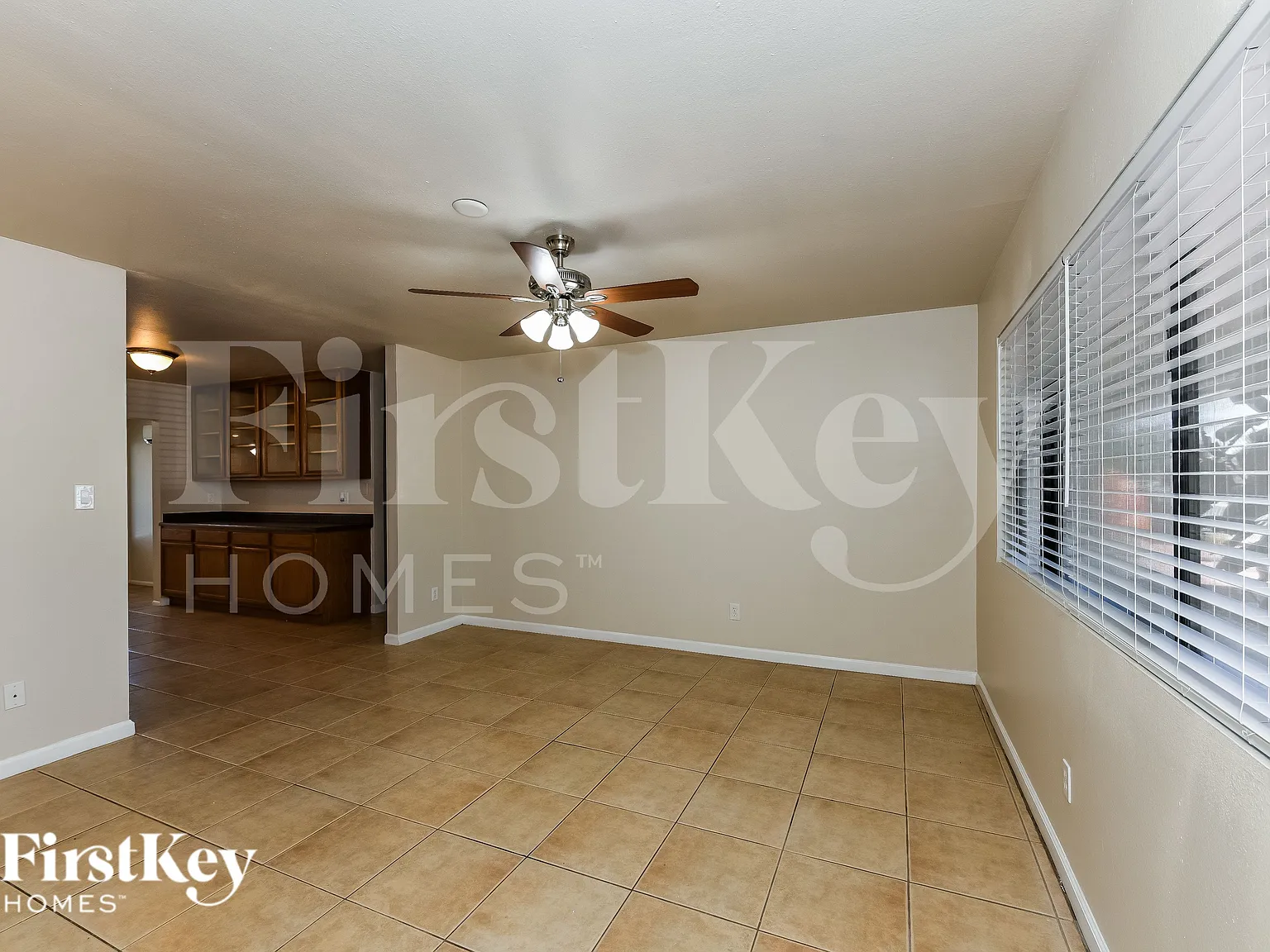 3 bed, 2.0 bath, 1840 sqft, $2,960 — Photo 2