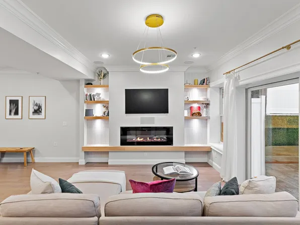 414 New York Avenue image 1 of 18