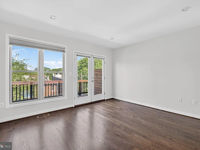 3430 Brown St NW #4 — Photo 9
