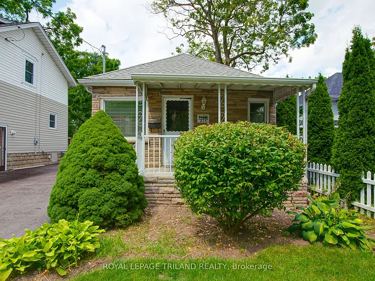 210 Emery St E — Photo 3