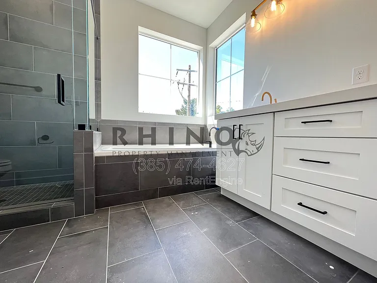 4634 S Locust Hills Ct — Photo 24
