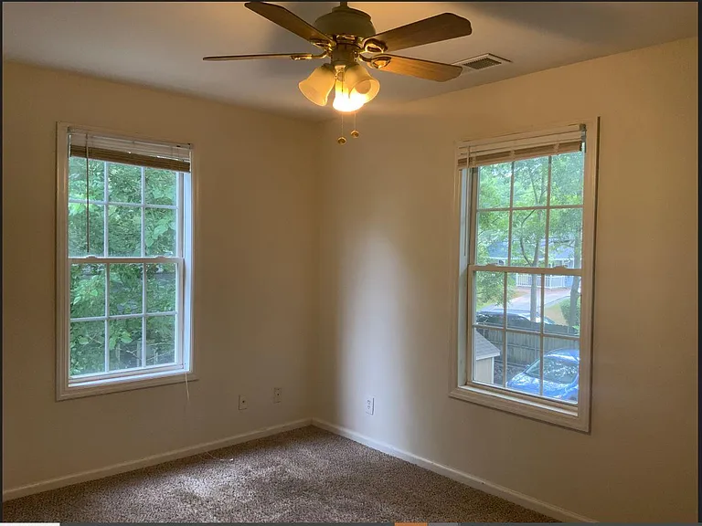 657 Home Ave SE — Photo 13