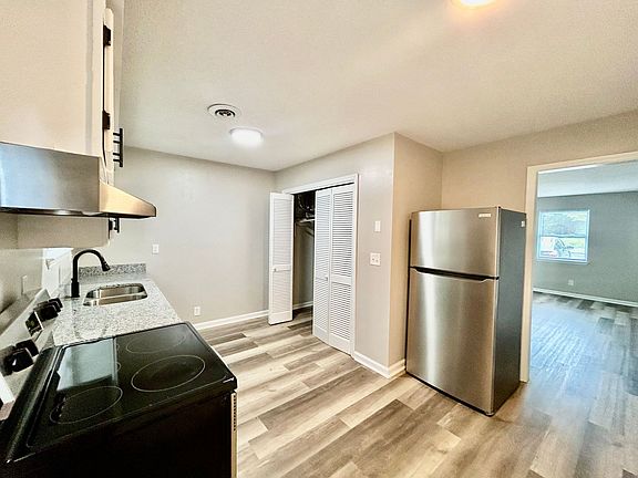 3rd image of 706 Roberta Dr #D