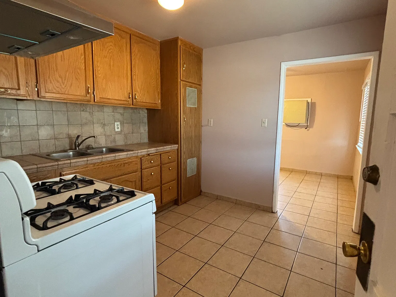 2 bed, 1175 sqft, $1,500 — Photo 2