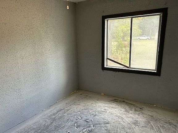 3rd image of 308 County Road 568