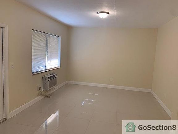 5th image of 2223 NE 172nd St APT 3