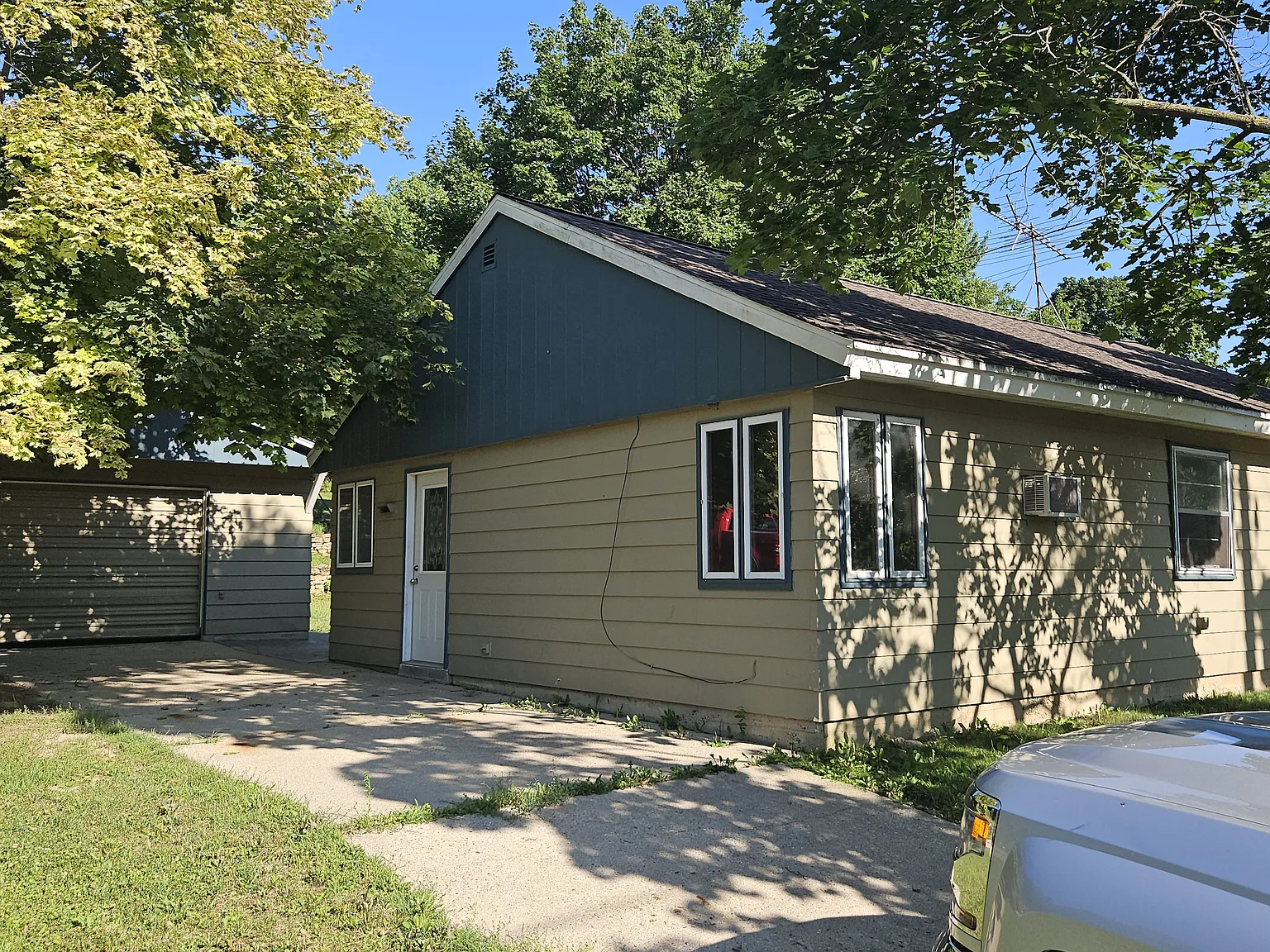 3 bed, 1500 sqft, $1,800 — Photo 2