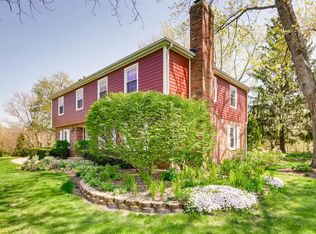 423 Grayfriars Ln, Inverness, IL 60067